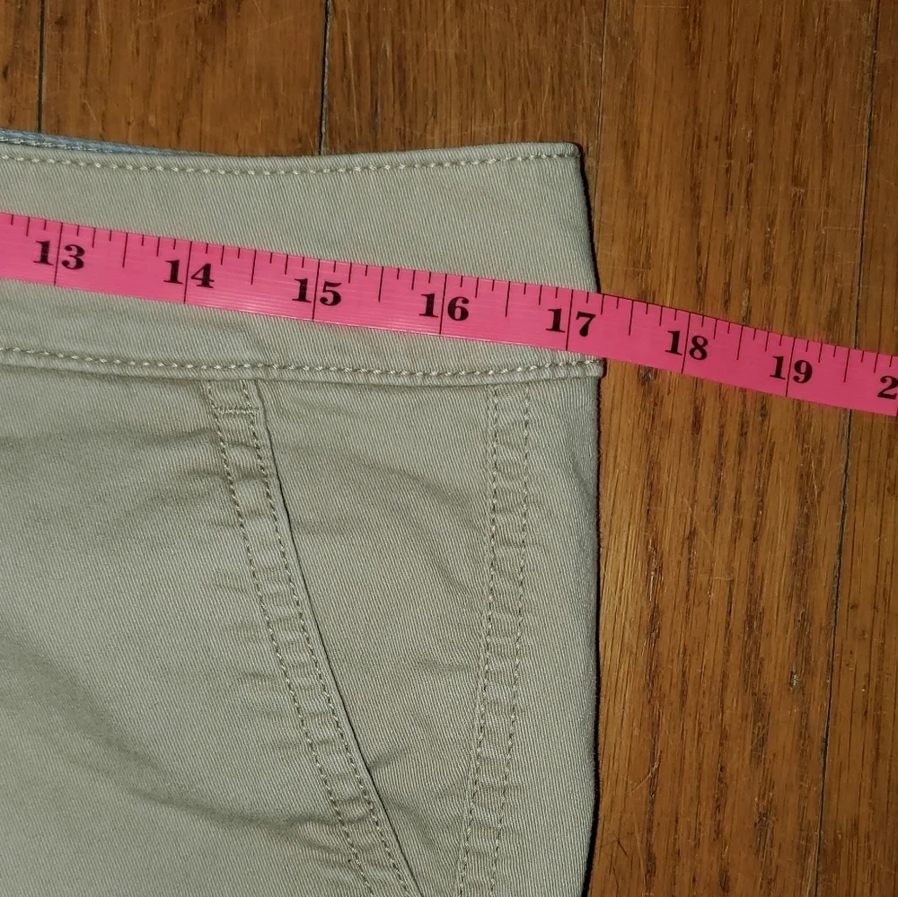 American Eagle Outfitters Stretch Khaki Shorts